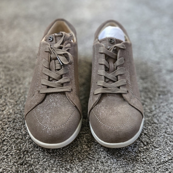 Revere Rusty Metallic Athens Lace Up Womens Sneaker NWB size 8 - Picture 8 of 13